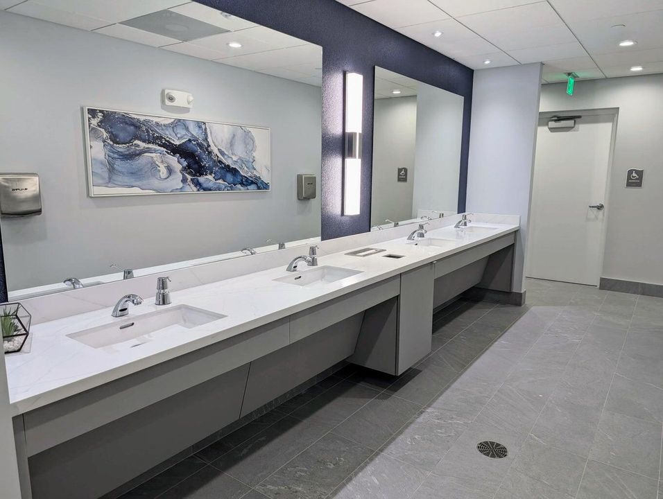 For Rent: $1,700 (2 beds, 2 baths, 850 Square Feet)