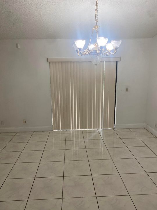 В аренду: $2,800 (3 спален, 2 ванн, 1400 Квадратных фут)