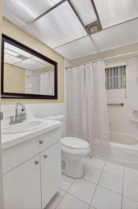 For Rent: $1,998 (2 beds, 2 baths, 883 Square Feet)