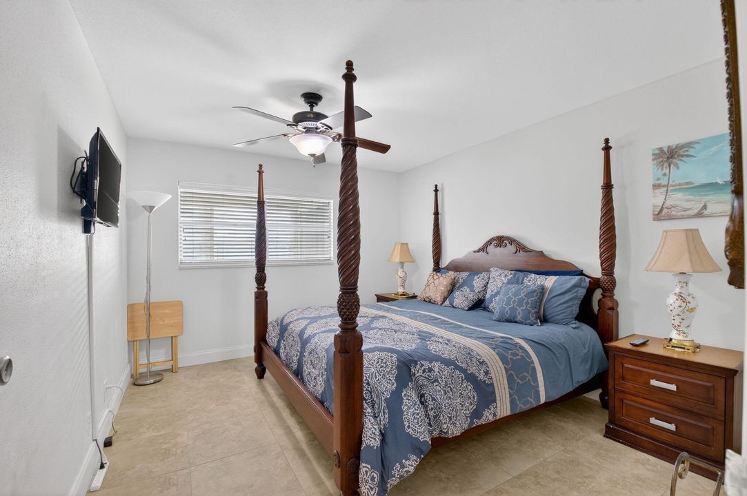 For Rent: $1,998 (2 beds, 2 baths, 883 Square Feet)