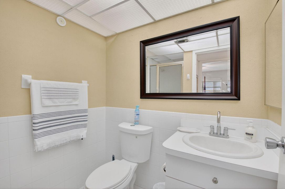 For Rent: $1,998 (2 beds, 2 baths, 883 Square Feet)