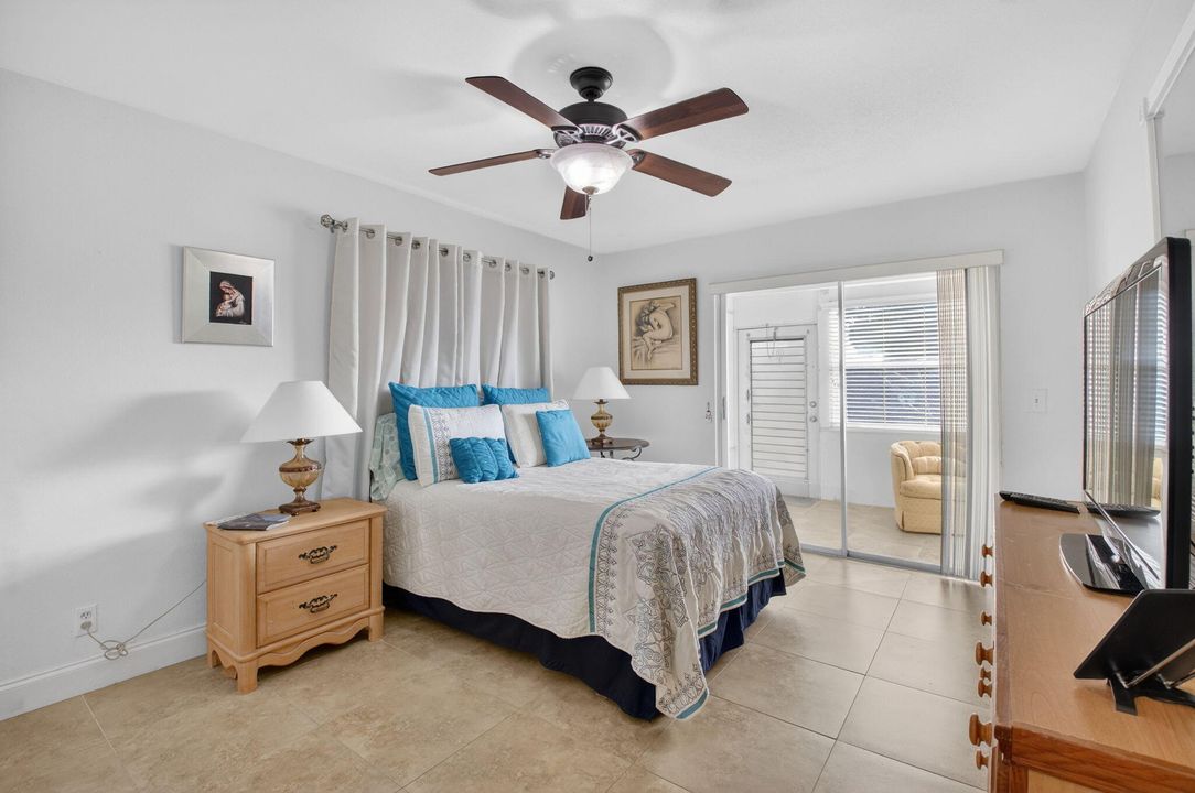 For Rent: $1,998 (2 beds, 2 baths, 883 Square Feet)