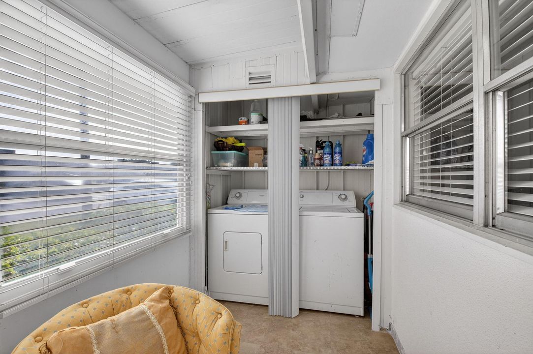 For Rent: $1,998 (2 beds, 2 baths, 883 Square Feet)