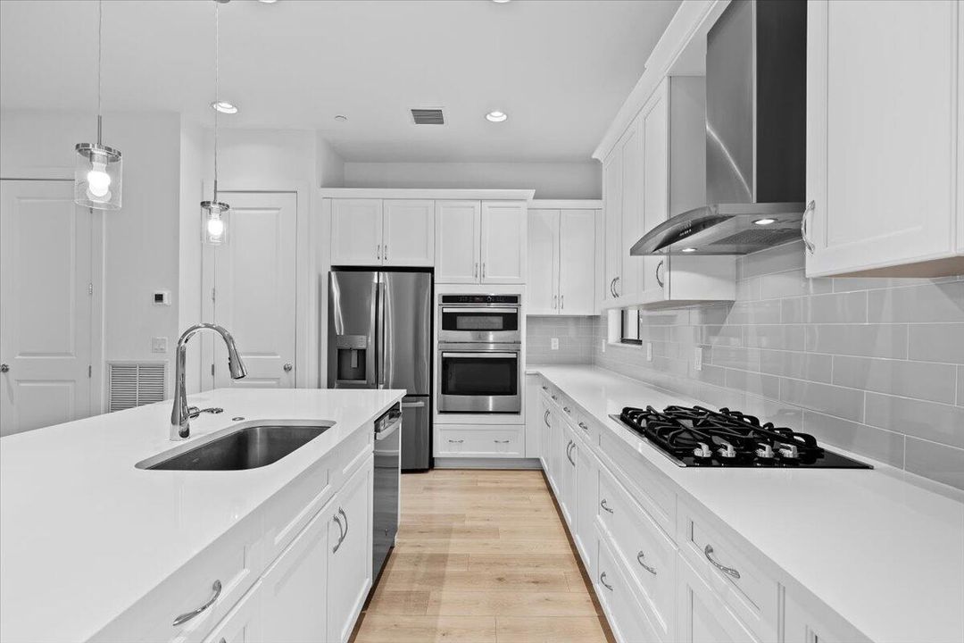 В аренду: $5,500 (3 спален, 3 ванн, 2252 Квадратных фут)