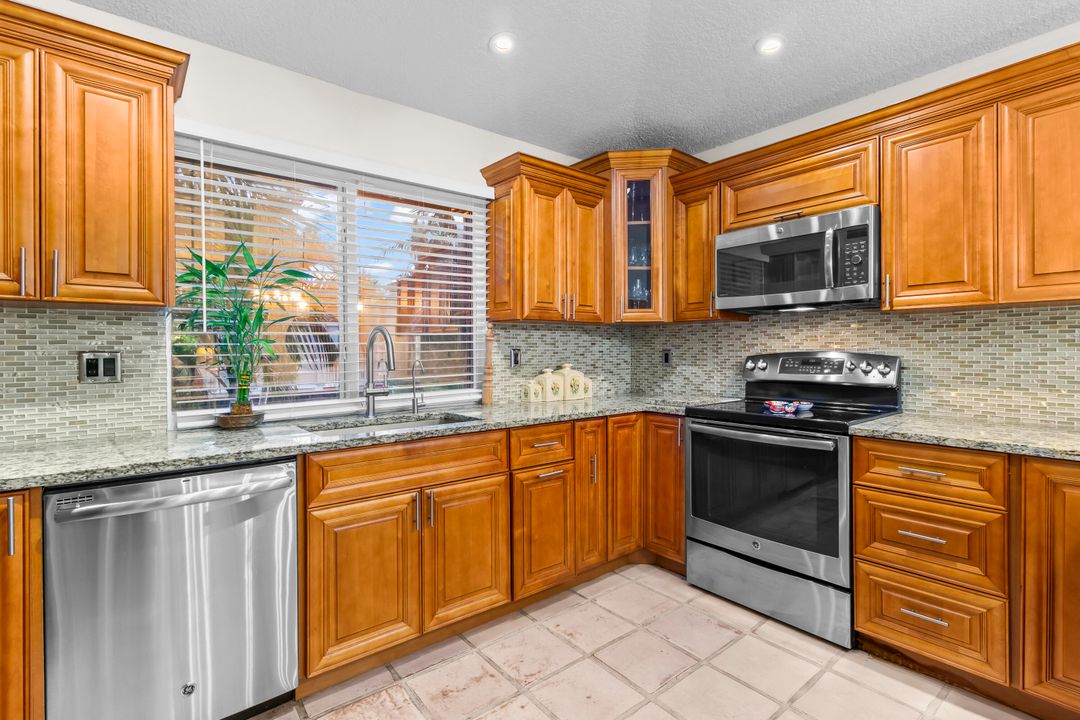 For Sale: $629,900 (3 beds, 3 baths, 1699 Square Feet)