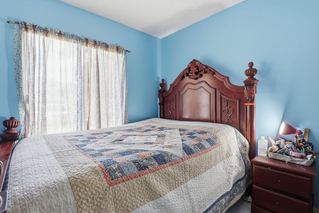 На продажу: $220,000 (2 спален, 2 ванн, 1106 Квадратных фут)