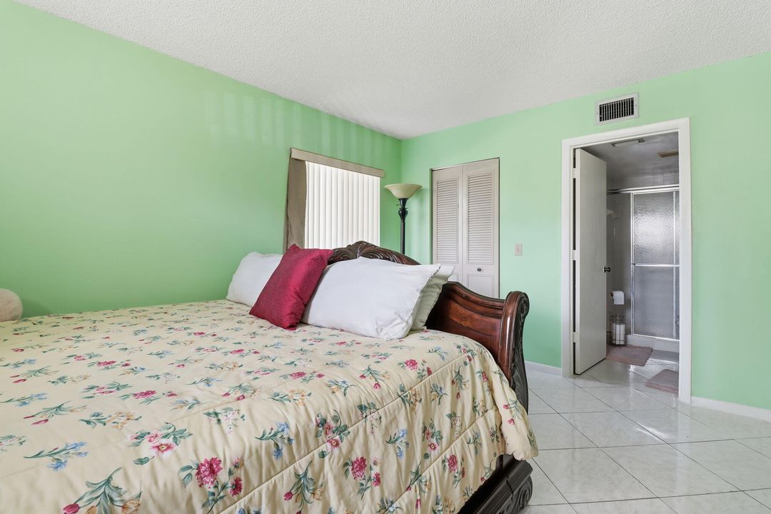 На продажу: $220,000 (2 спален, 2 ванн, 1106 Квадратных фут)