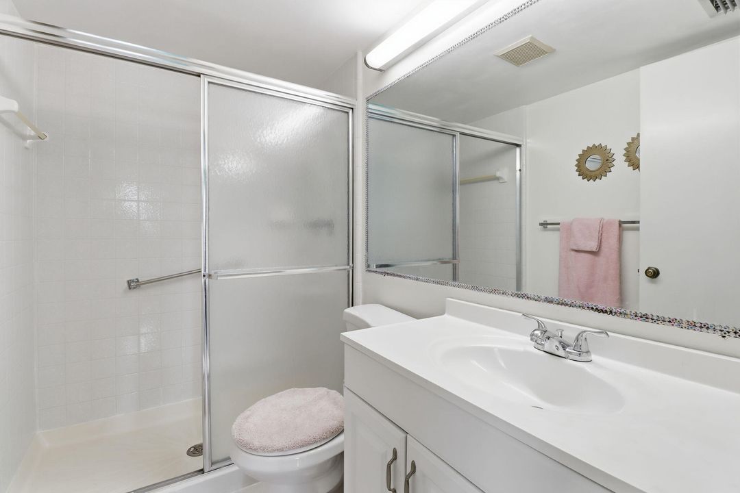 На продажу: $220,000 (2 спален, 2 ванн, 1106 Квадратных фут)