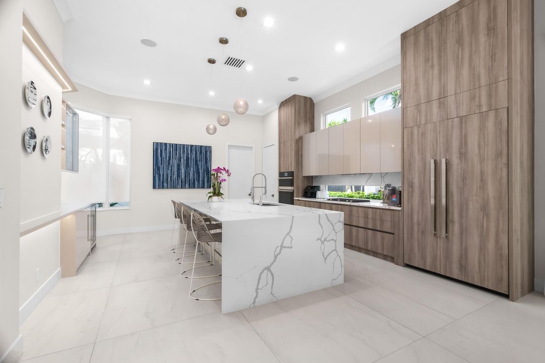 На продажу: $2,245,000 (4 спален, 4 ванн, 3065 Квадратных фут)