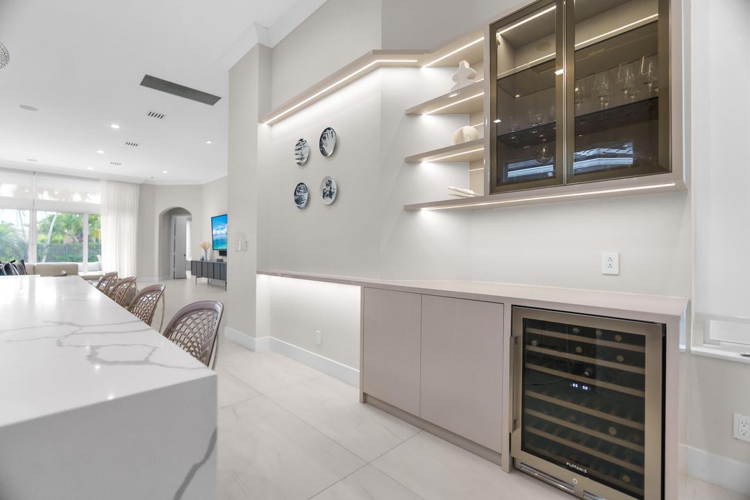 На продажу: $2,245,000 (4 спален, 4 ванн, 3065 Квадратных фут)