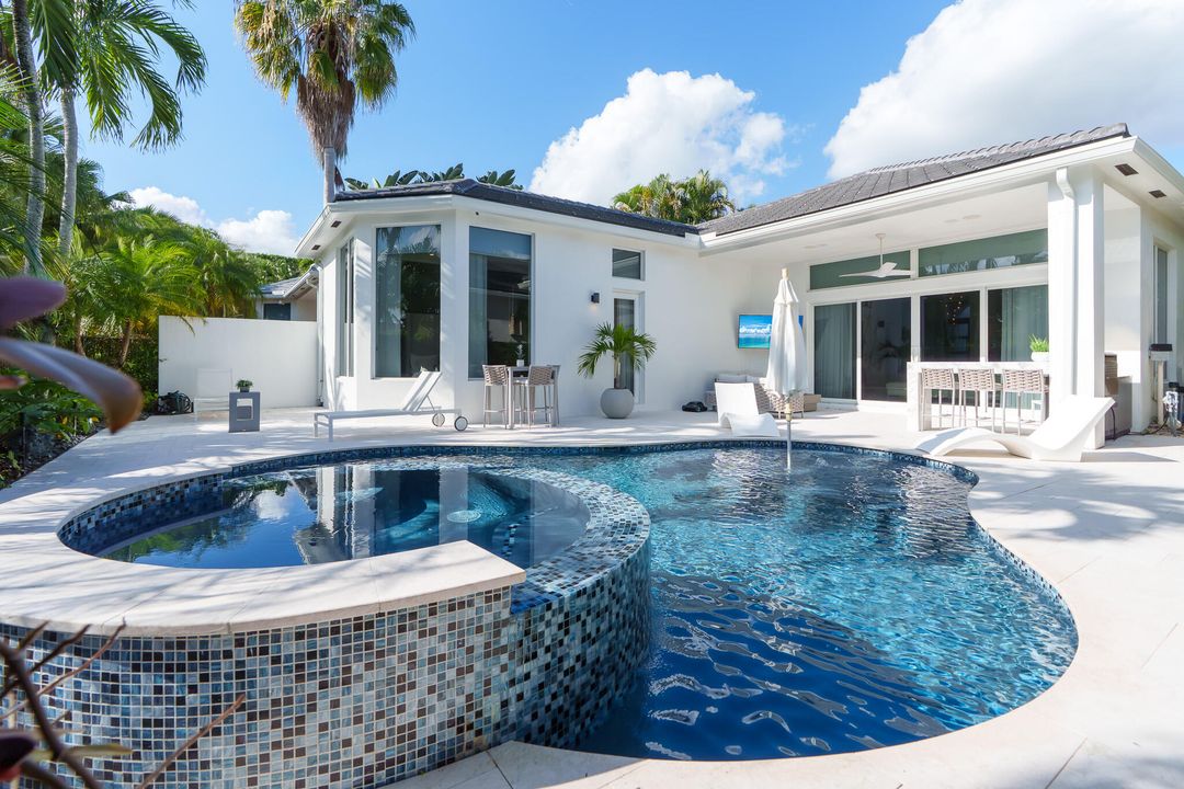 На продажу: $2,245,000 (4 спален, 4 ванн, 3065 Квадратных фут)