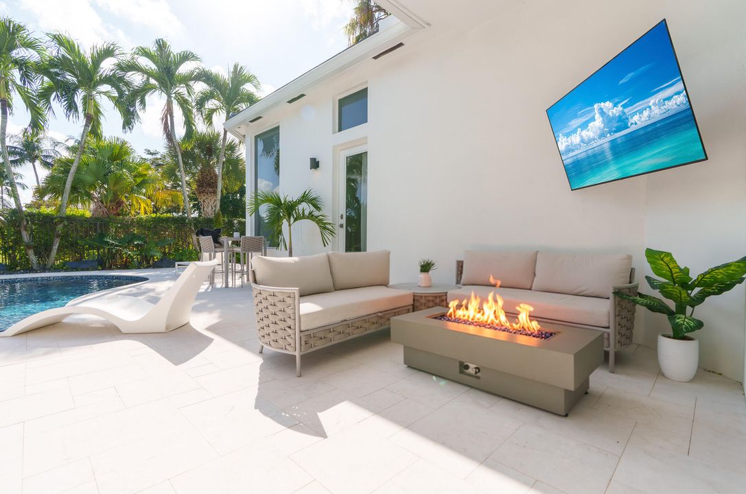 На продажу: $2,245,000 (4 спален, 4 ванн, 3065 Квадратных фут)