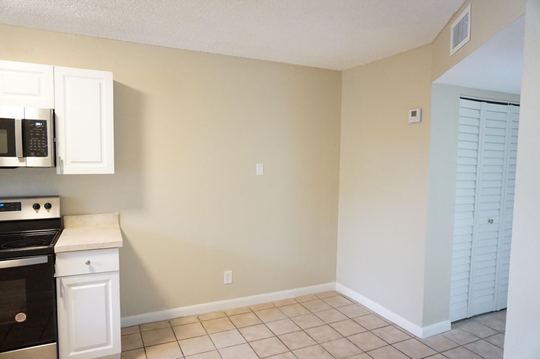 В аренду: $1,600 (1 спален, 1 ванн, 4592 Квадратных фут)