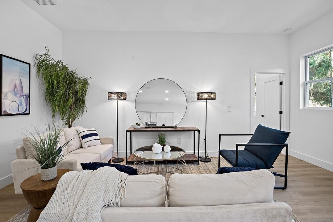 На продажу: $409,900 (4 спален, 2 ванн, 1793 Квадратных фут)