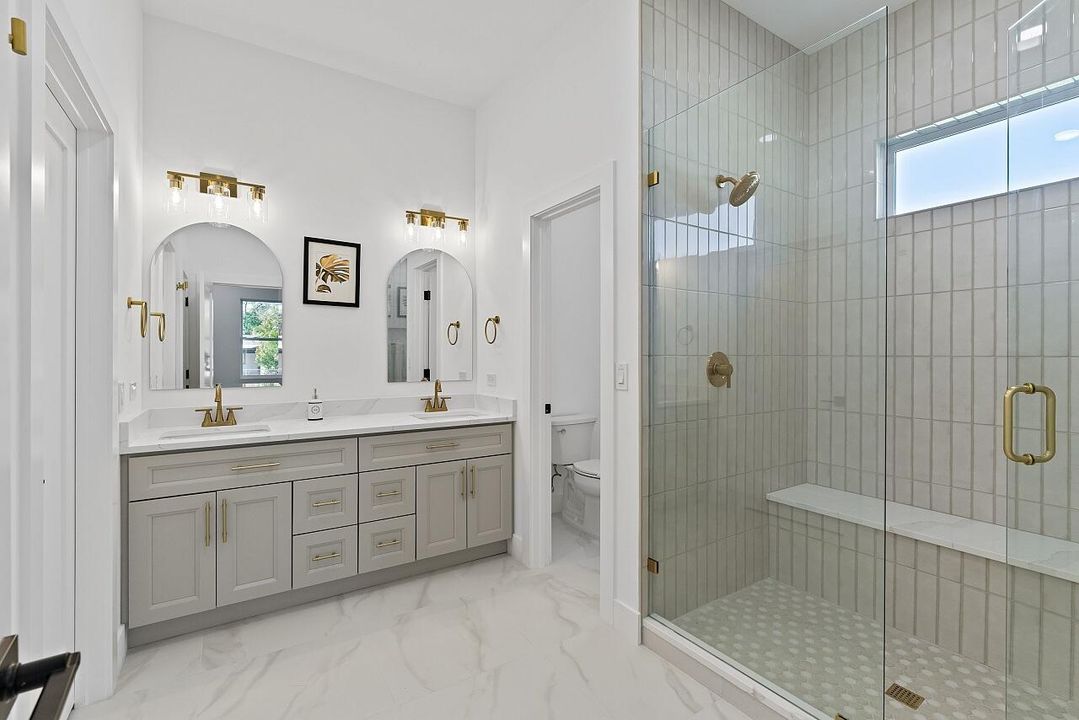 На продажу: $409,900 (4 спален, 2 ванн, 1793 Квадратных фут)