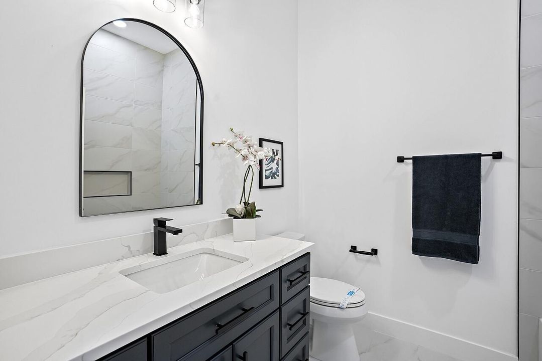 На продажу: $409,900 (4 спален, 2 ванн, 1793 Квадратных фут)