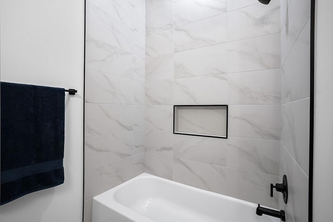 На продажу: $409,900 (4 спален, 2 ванн, 1793 Квадратных фут)