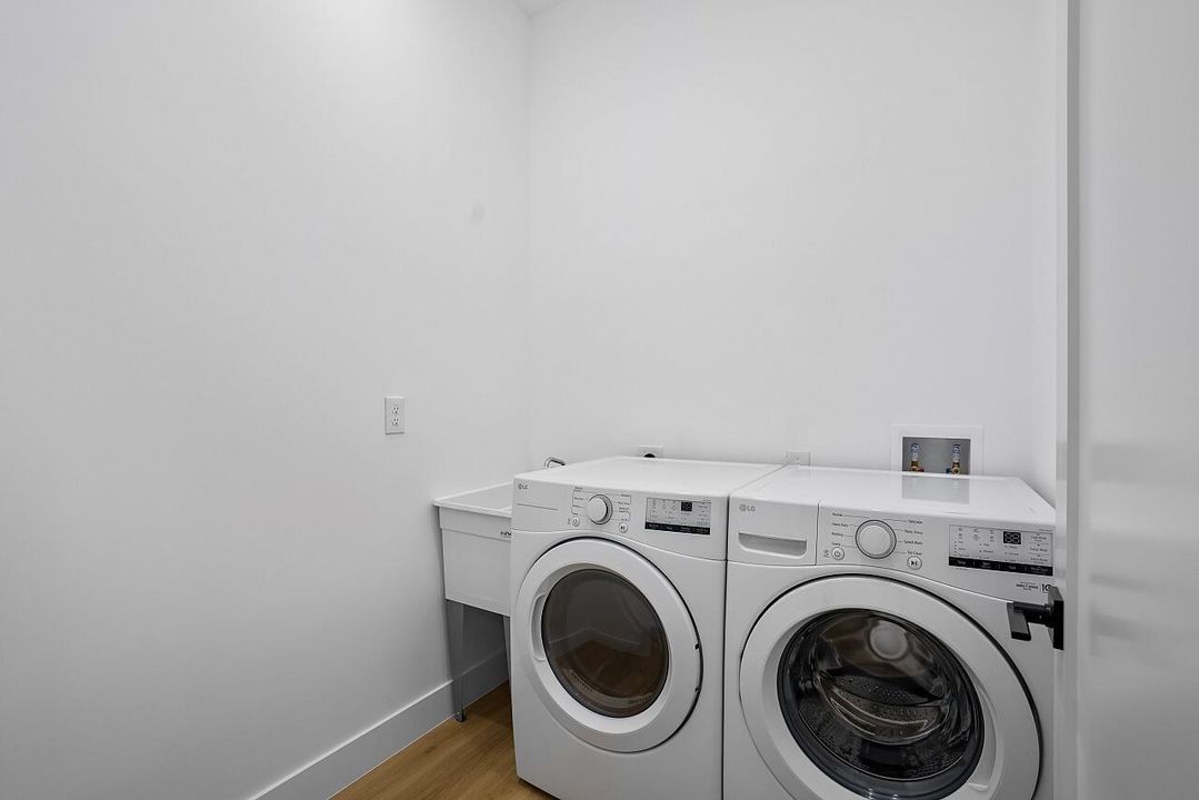 На продажу: $409,900 (4 спален, 2 ванн, 1793 Квадратных фут)