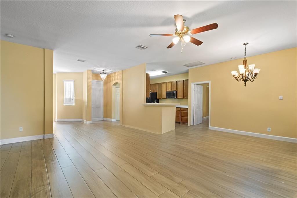 待售: $314,900 (3 贝兹, 2 浴室, 1635 平方英尺)