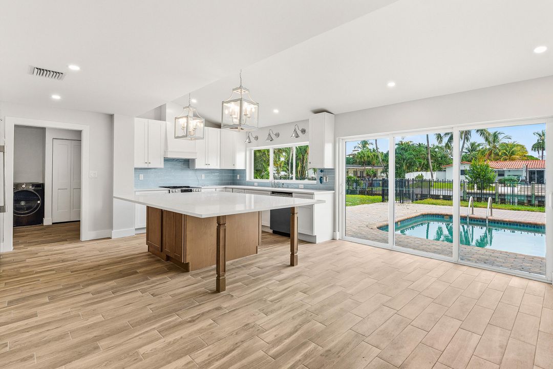 出租: $10,000 (3 贝兹, 2 浴室, 1750 平方英尺)