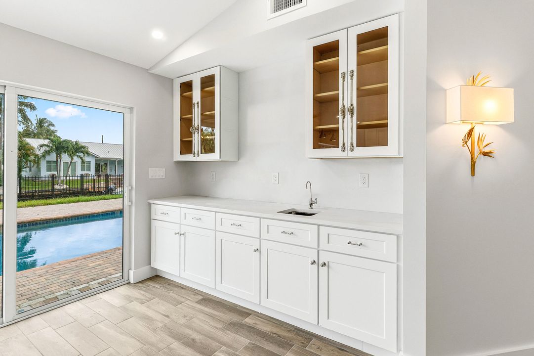 出租: $10,000 (3 贝兹, 2 浴室, 1750 平方英尺)