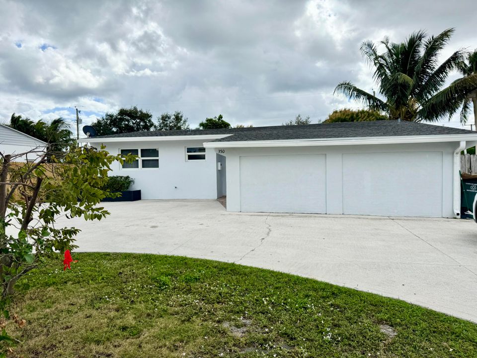 For Rent: $3,900 (3 beds, 1 baths, 1428 Square Feet)