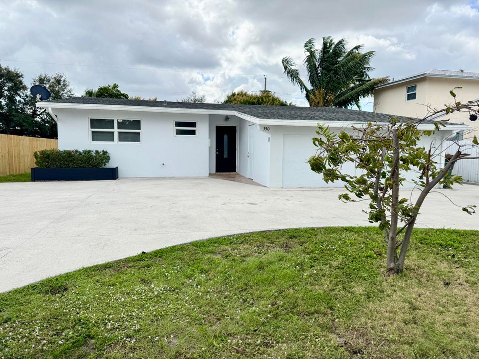 For Rent: $3,900 (3 beds, 1 baths, 1428 Square Feet)