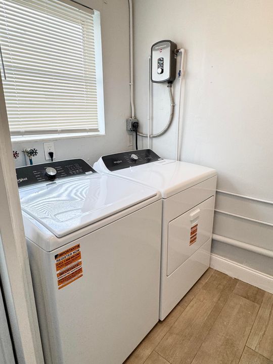 For Rent: $3,900 (3 beds, 1 baths, 1428 Square Feet)