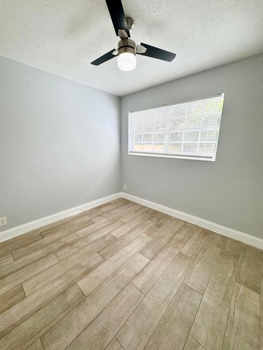 For Rent: $3,900 (3 beds, 1 baths, 1428 Square Feet)