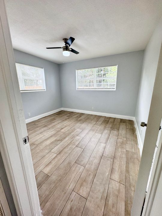 For Rent: $3,900 (3 beds, 1 baths, 1428 Square Feet)