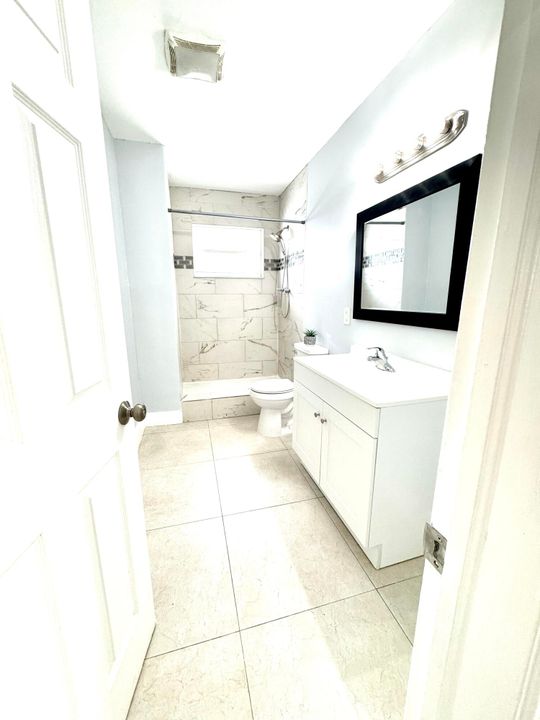 For Rent: $3,900 (3 beds, 1 baths, 1428 Square Feet)