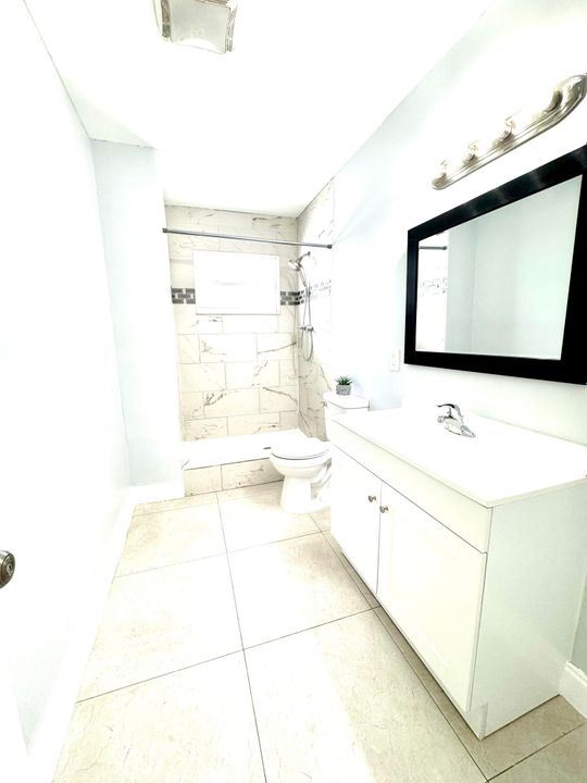 For Rent: $3,900 (3 beds, 1 baths, 1428 Square Feet)