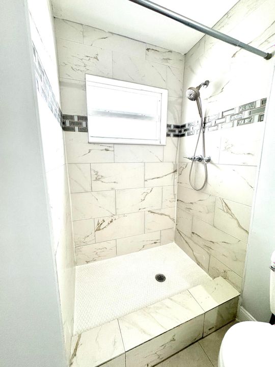 For Rent: $3,900 (3 beds, 1 baths, 1428 Square Feet)