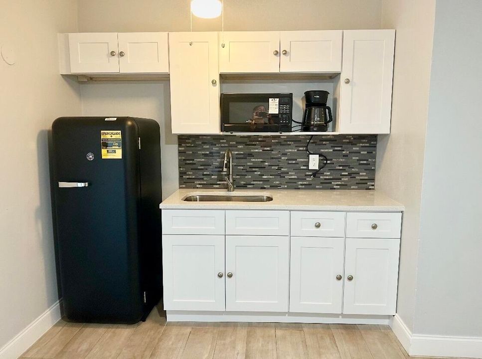 For Rent: $3,900 (3 beds, 1 baths, 1428 Square Feet)