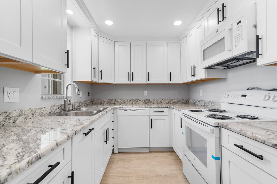 出租: $2,150 (2 贝兹, 2 浴室, 1150 平方英尺)