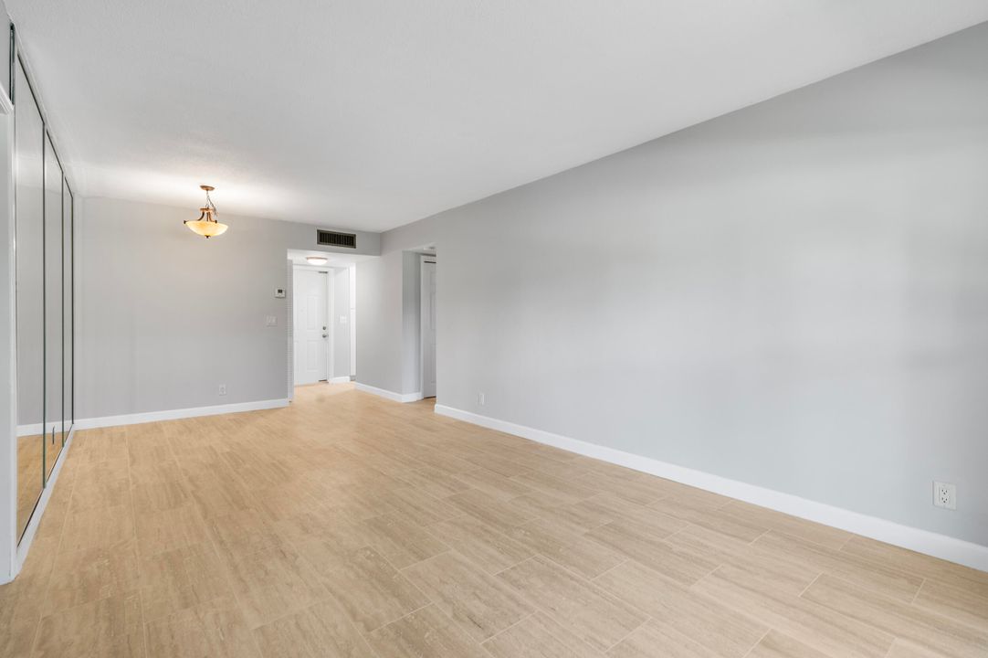 出租: $2,150 (2 贝兹, 2 浴室, 1150 平方英尺)