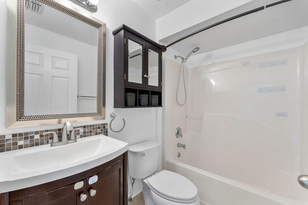 For Rent: $2,750 (3 beds, 2 baths, 1447 Square Feet)