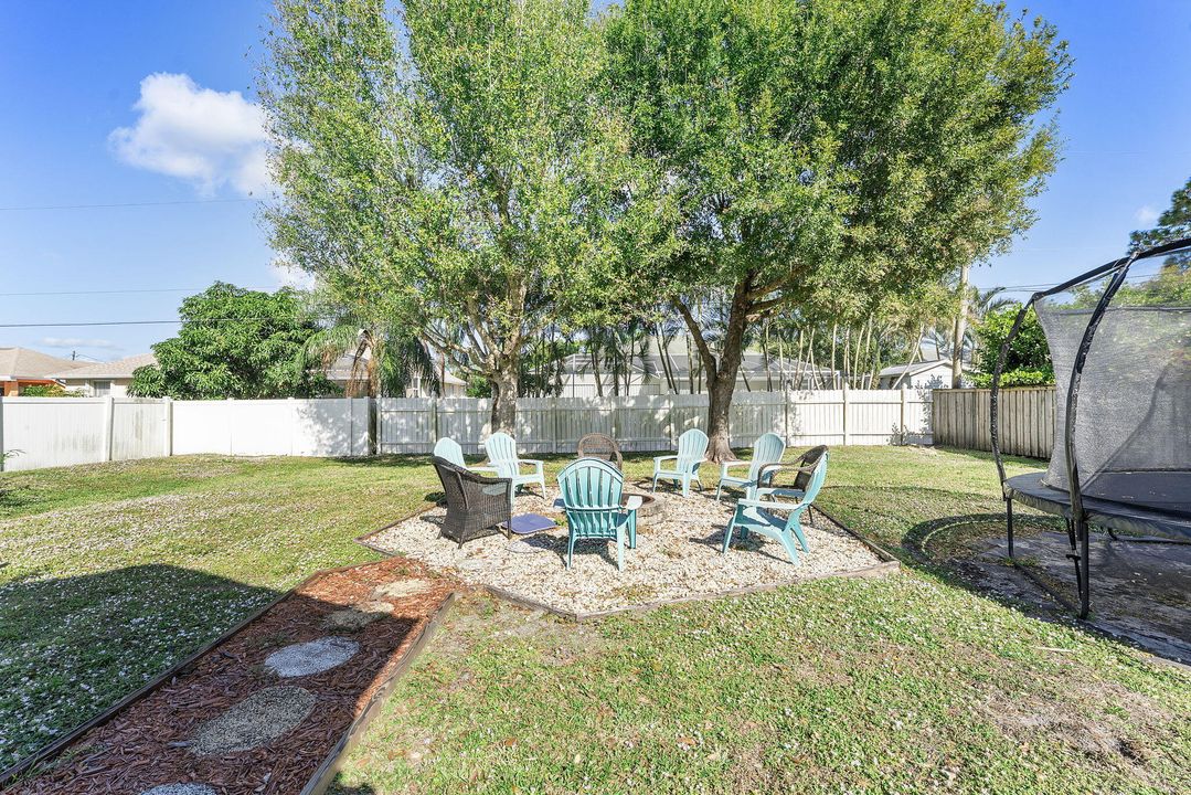 For Rent: $2,750 (3 beds, 2 baths, 1447 Square Feet)