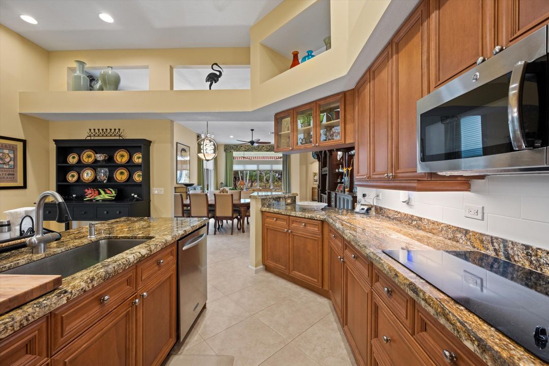 待售: $549,900 (3 贝兹, 3 浴室, 2629 平方英尺)