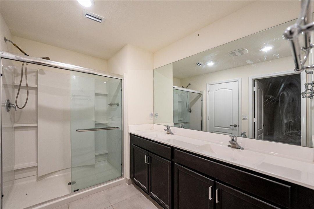 На продажу: $339,900 (4 спален, 2 ванн, 1830 Квадратных фут)