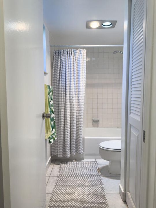 For Sale: $289,900 (2 beds, 2 baths, 1348 Square Feet)