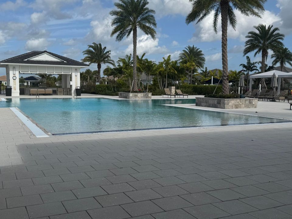 For Sale: $825,000 (3 beds, 2 baths, 1937 Square Feet)