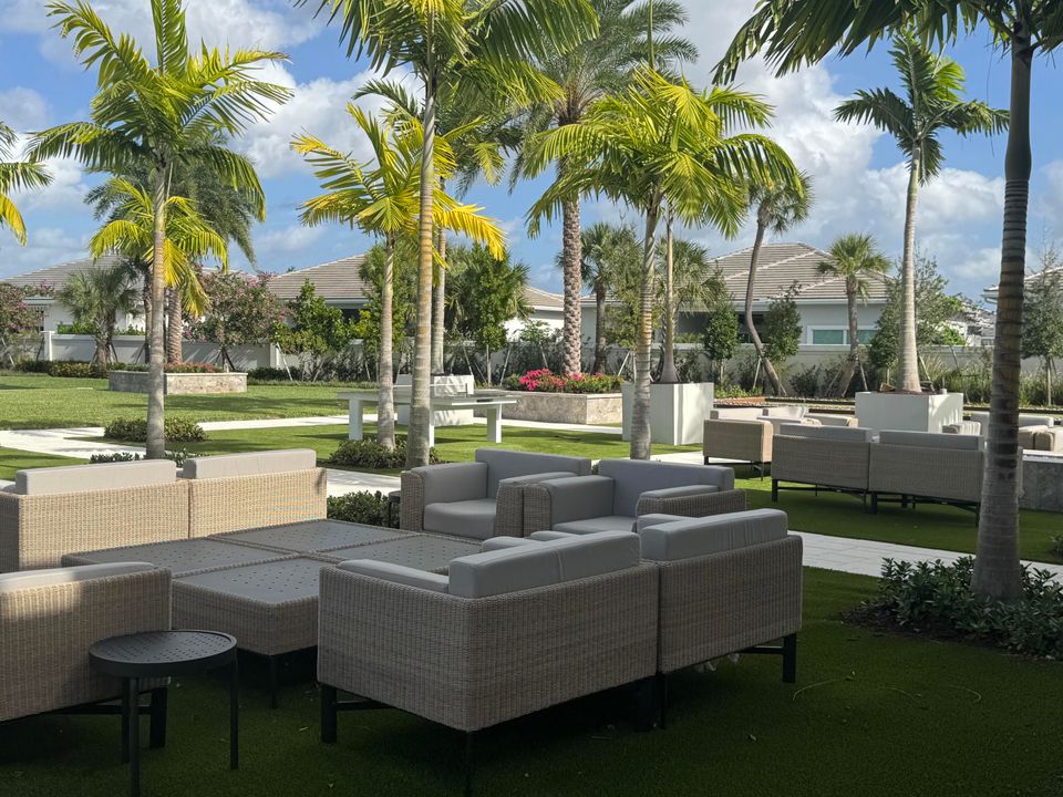 For Sale: $825,000 (3 beds, 2 baths, 1937 Square Feet)