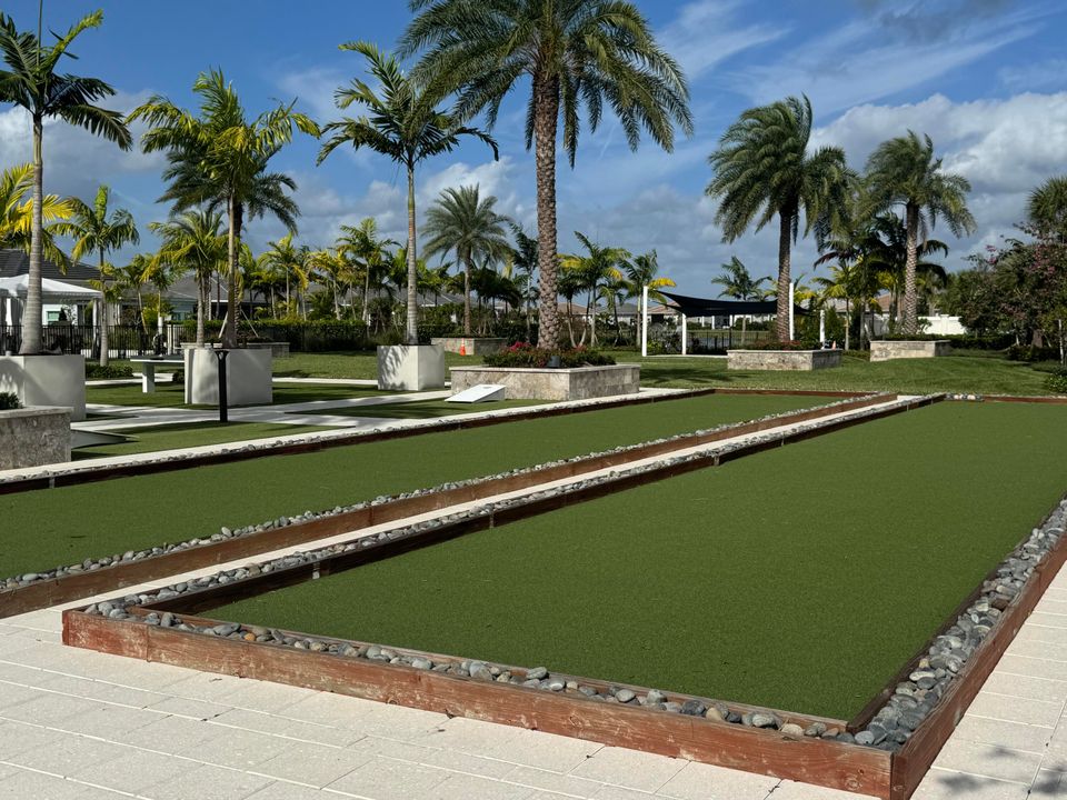 For Sale: $825,000 (3 beds, 2 baths, 1937 Square Feet)