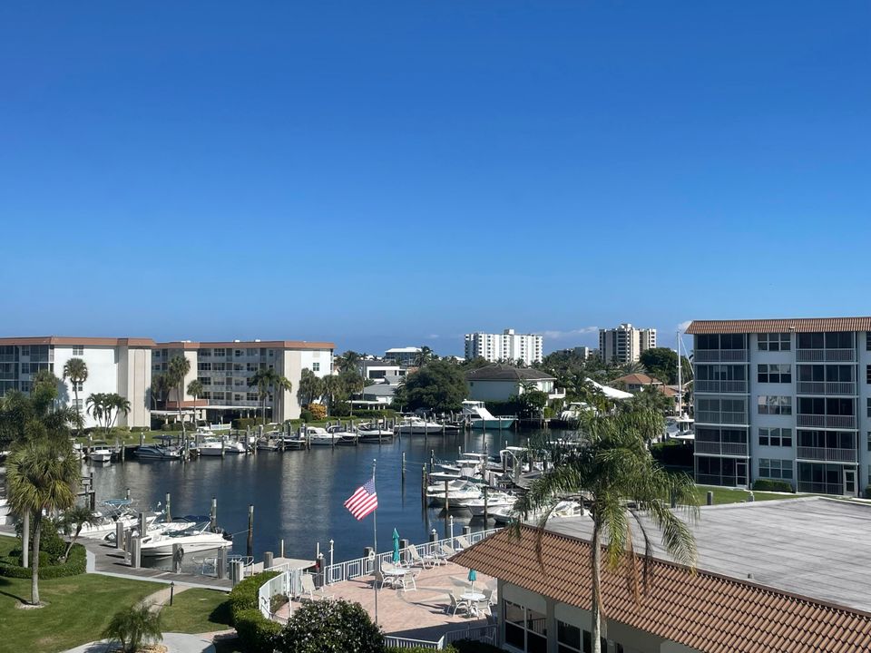 На продажу: $269,900 (2 спален, 2 ванн, 1200 Квадратных фут)