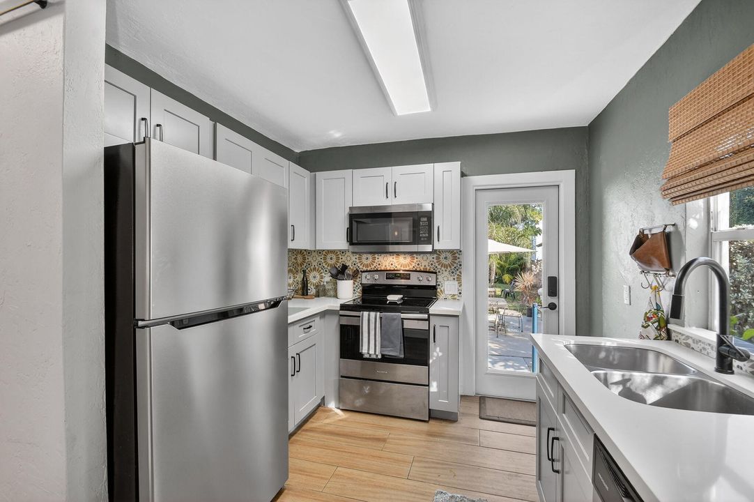 For Rent: $5,950 (3 beds, 2 baths, 1288 Square Feet)