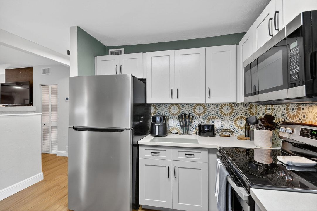 For Rent: $5,950 (3 beds, 2 baths, 1288 Square Feet)