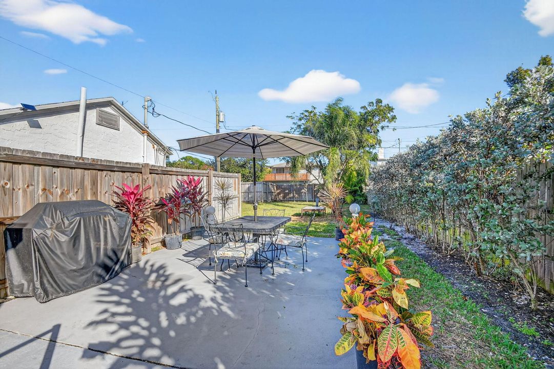 For Rent: $5,950 (3 beds, 2 baths, 1288 Square Feet)