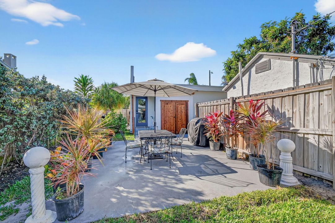 For Rent: $5,950 (3 beds, 2 baths, 1288 Square Feet)