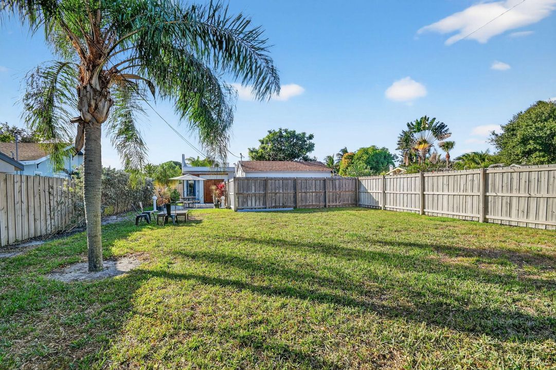 For Rent: $5,950 (3 beds, 2 baths, 1288 Square Feet)